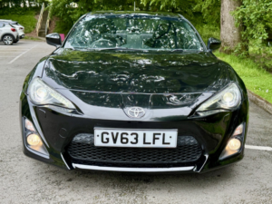 2014 Toyota Gt86 2.0 Boxer D-4s*only 37k*cam-9svs-Hpiclear*superbly Presented* in Black — image 2