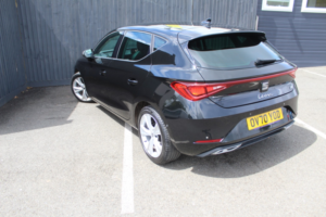 2020 SEAT Leon 1.5 Tsi Evo Fr in Black — image 4