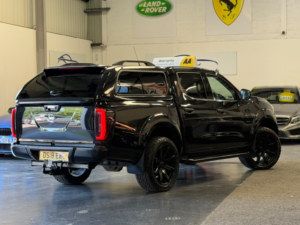 2018 Nissan Navara 2.3 Dci N-Connecta in Black — image 5