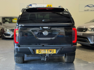 2018 Nissan Navara 2.3 Dci N-Connecta in Black — image 6