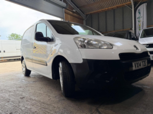 2014 Peugeot Partner 1.6 Hdi 850 Professional L1 4dr in White — image 2
