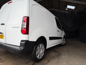 2014 Peugeot Partner 1.6 Hdi 850 Professional L1 4dr in White — image 5