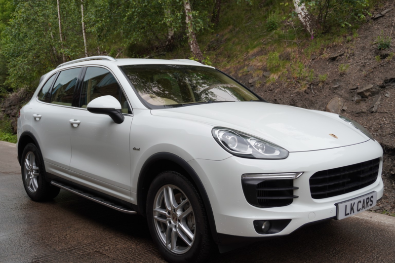 2016 Porsche Cayenne 4.2 Td V8 S in White — image 1