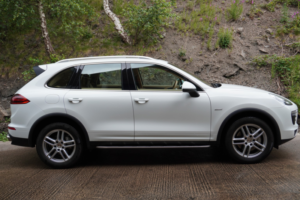 2016 Porsche Cayenne 4.2 Td V8 S in White — image 4