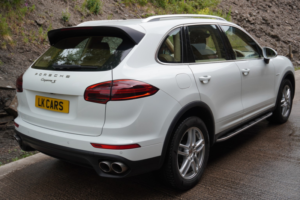 2016 Porsche Cayenne 4.2 Td V8 S in White — image 6
