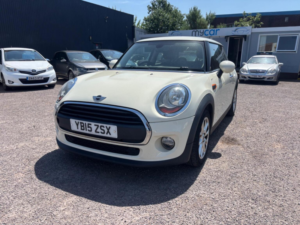 2015 MINI Hatch 1.2 One Euro 6 (s/s) 3dr in White — image 4
