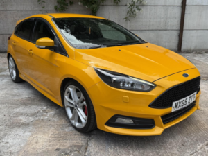 2015 Ford Focus 2.0 T Ecoboost St-3 in Yellow — image 2