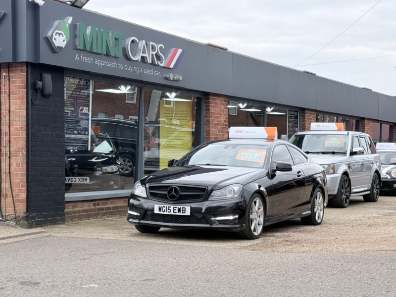 2015 Mercedes-Benz C Class 2.1 C250 Cdi Amg Sport Edition in Black — image 1