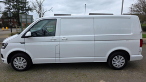 2019 Volkswagen Transporter 2.0 Tdi T28 Trendline Fwd Lwb Euro 6 (s/s) 5dr in Blue — image 4