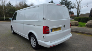 2019 Volkswagen Transporter 2.0 Tdi T28 Trendline Fwd Lwb Euro 6 (s/s) 5dr in Blue — image 5