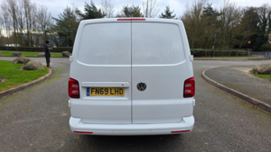 2019 Volkswagen Transporter 2.0 Tdi T28 Trendline Fwd Lwb Euro 6 (s/s) 5dr in Blue — image 6