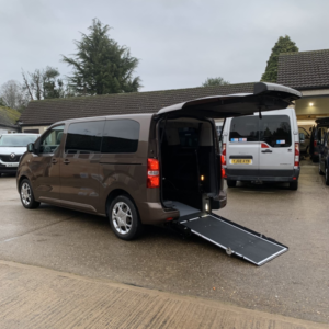 2020 Citroen Spacetourer 1.5 Bluehdi Feel M in Brown — image 4