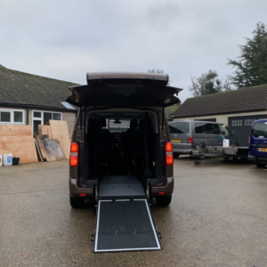 2020 Citroen Spacetourer 1.5 Bluehdi Feel M in Brown — image 5
