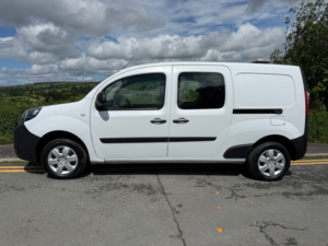 2021 Renault Kangoo I Ll21 Business in White — image 5