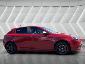 2016 Alfa Romeo Giulietta 1.4 Tb Multiair Speciale Euro 6 (s/s) 5dr in Red — image 4