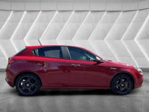 2016 Alfa Romeo Giulietta 1.4 Tb Multiair Speciale Euro 6 (s/s) 5dr in Red — image 5