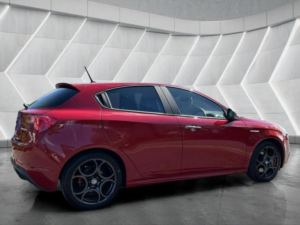 2016 Alfa Romeo Giulietta 1.4 Tb Multiair Speciale Euro 6 (s/s) 5dr in Red — image 6