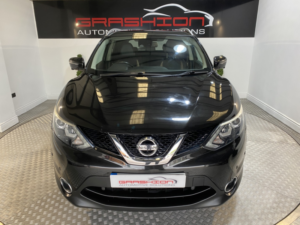 2017 Nissan Qashqai 1.6 Dig-T Tekna in Black — image 2