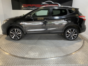2017 Nissan Qashqai 1.6 Dig-T Tekna in Black — image 6
