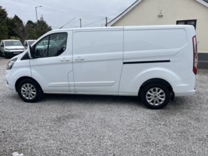2022 Ford Transit Custom 2.0 Transit Custom Limited Van 300 L2 2.0l Ecoblue 130ps Fwd 6 Speed Manual in White — image 5