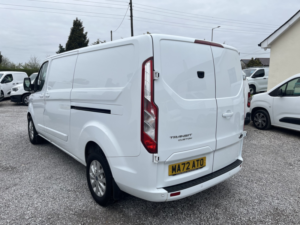 2022 Ford Transit Custom 2.0 Transit Custom Limited Van 300 L2 2.0l Ecoblue 130ps Fwd 6 Speed Manual in White — image 6