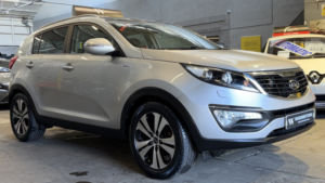 2012 Kia Sportage 2.0 Crdi Kx-3 Diesel 4WD Silver 5dr Panroof+leather+satnav in Silver — image 4