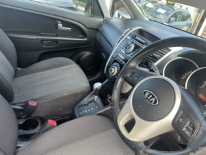 2011 Kia Venga 1.6 2 in Red — image 2