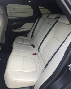 2016 Jaguar F-Pace 3.0 D300 V6 First Edition in Blue — image 3