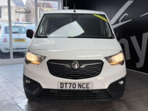 2021 Vauxhall Combo 1.5 Turbo D 2300 Edition Auto L2 H1 Euro 6 (s/s) 4dr in White — image 5