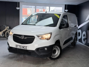 2021 Vauxhall Combo 1.5 Turbo D 2300 Edition Auto L2 H1 Euro 6 (s/s) 4dr in White — image 6