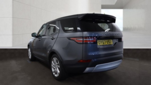 2017 Land Rover Discovery 2.0 Sd4 Hse in Grey — image 3
