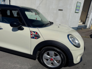 2018 MINI Cooper 1.5c Classic Hatchback 5dr Petrol Steptronic Euro 6 (s/s) (156 Ps) in White — image 3