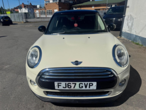 2018 MINI Cooper 1.5c Classic Hatchback 5dr Petrol Steptronic Euro 6 (s/s) (156 Ps) in White — image 5