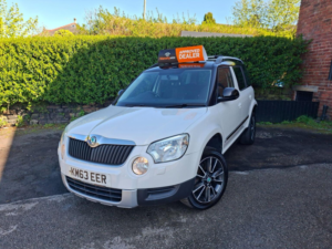 2013 Skoda Yeti 2.0 Tdi Adventure 4WD Euro 5 5dr in White — image 2