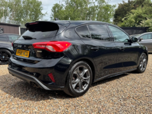 2019 Ford Focus 1.0t Ecoboost St-Line Euro 6 (s/s) 5dr in Black — image 3