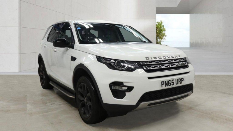 2015 Land Rover Discovery Sport 2.0 Td4 Hse Auto 4WD Euro 6 (s/s) 5dr in White — image 1