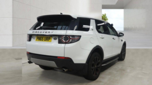 2015 Land Rover Discovery Sport 2.0 Td4 Hse Auto 4WD Euro 6 (s/s) 5dr in White — image 5
