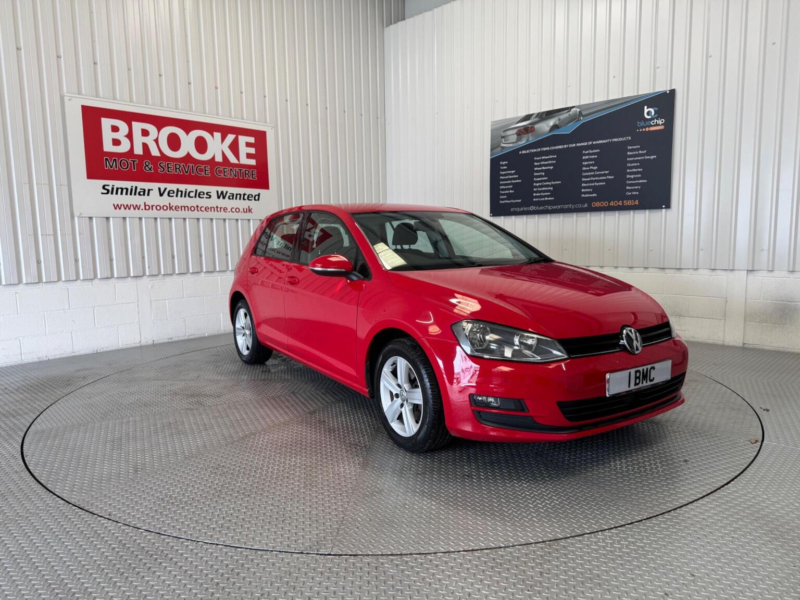 2014 Volkswagen Golf 1.4 Tsi Bluemotion Tech Match Euro 5 (s/s) 5dr in Red — image 1