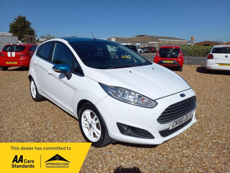 2017 Ford Fiesta 1.25 Zetec White Edition Euro 6 5dr in White — image 1
