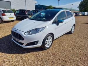 2017 Ford Fiesta 1.25 Zetec White Edition Euro 6 5dr in White — image 3