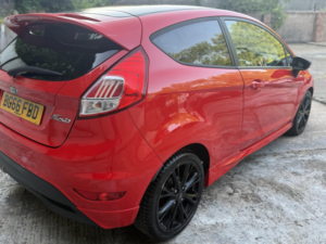 2016 Ford Fiesta 1.0 T Ecoboost St-Line in Red — image 5