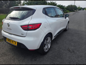2015 Renault Clio 0.9 Dynamique Nav Tce 90 in White — image 3