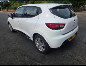 2015 Renault Clio 0.9 Dynamique Nav Tce 90 in White — image 5