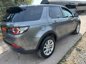 2017 Land Rover Discovery Sport 2.0 Td4 Se Tech in Grey — image 2