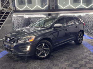 2014 Volvo Xc60 2.4 D5 R-Design Lux Nav Geartronic AWD Euro 5 5dr in Grey — image 3