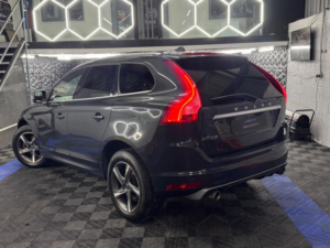 2014 Volvo Xc60 2.4 D5 R-Design Lux Nav Geartronic AWD Euro 5 5dr in Grey — image 4