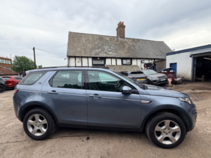 2018 Land Rover Discovery Sport Ed4 Hse in Blue — image 4