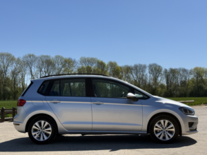 2016 Volkswagen Golf Sv 1.4 Tsi Bluemotion Tech Se in Silver — image 2