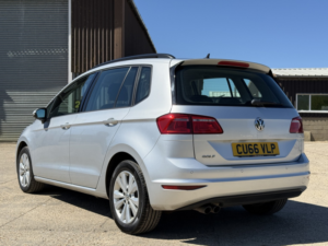 2016 Volkswagen Golf Sv 1.4 Tsi Bluemotion Tech Se in Silver — image 5
