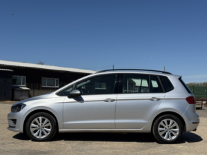 2016 Volkswagen Golf Sv 1.4 Tsi Bluemotion Tech Se in Silver — image 6